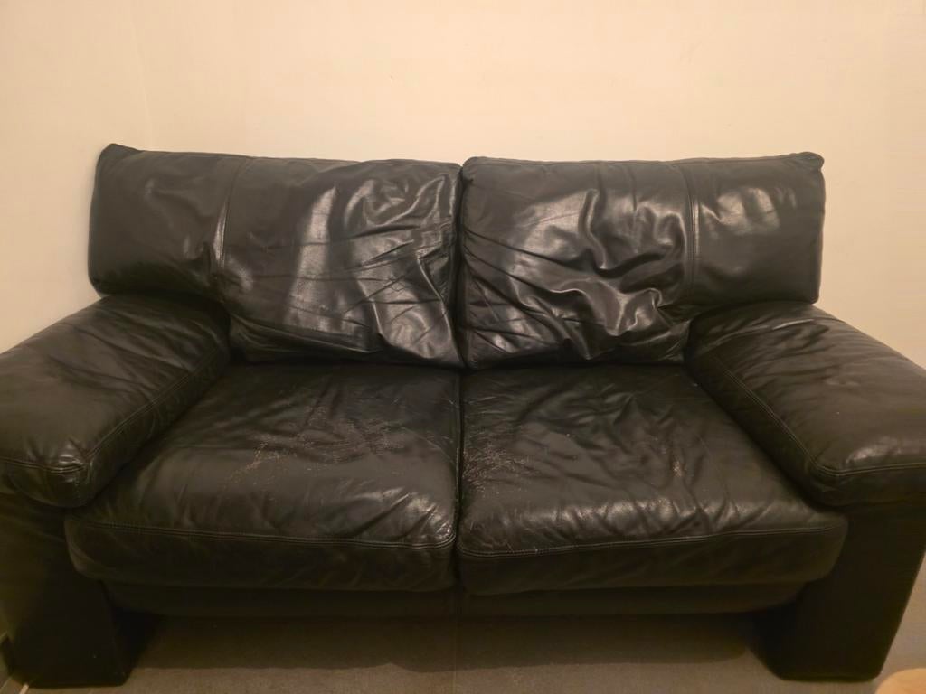 Canapé 2 places en cuir noir €50, Enlèvement ou Envoi