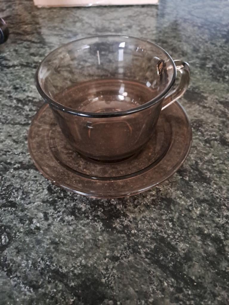 Koffietas BP en onderbord, Huis en Inrichting, Ophalen, Gebruikt, Glas, Effen