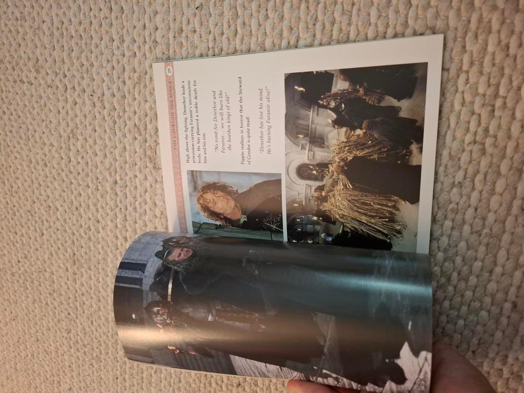 lord of the rings fotogids + officieele filmboek, Ophalen of Verzenden, Zo goed als nieuw