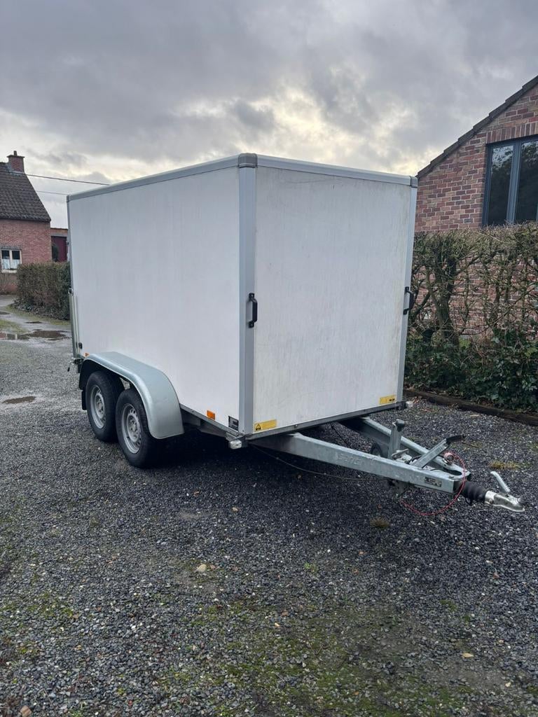 Saris gesloten aanhangwagen ( remorque ), Auto diversen, Aanhangers en Bagagewagens, Ophalen, Zo goed als nieuw