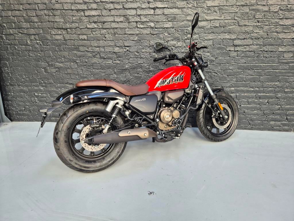 QJ motor SRV 125 – compacte cruiser met karakter - foto 3