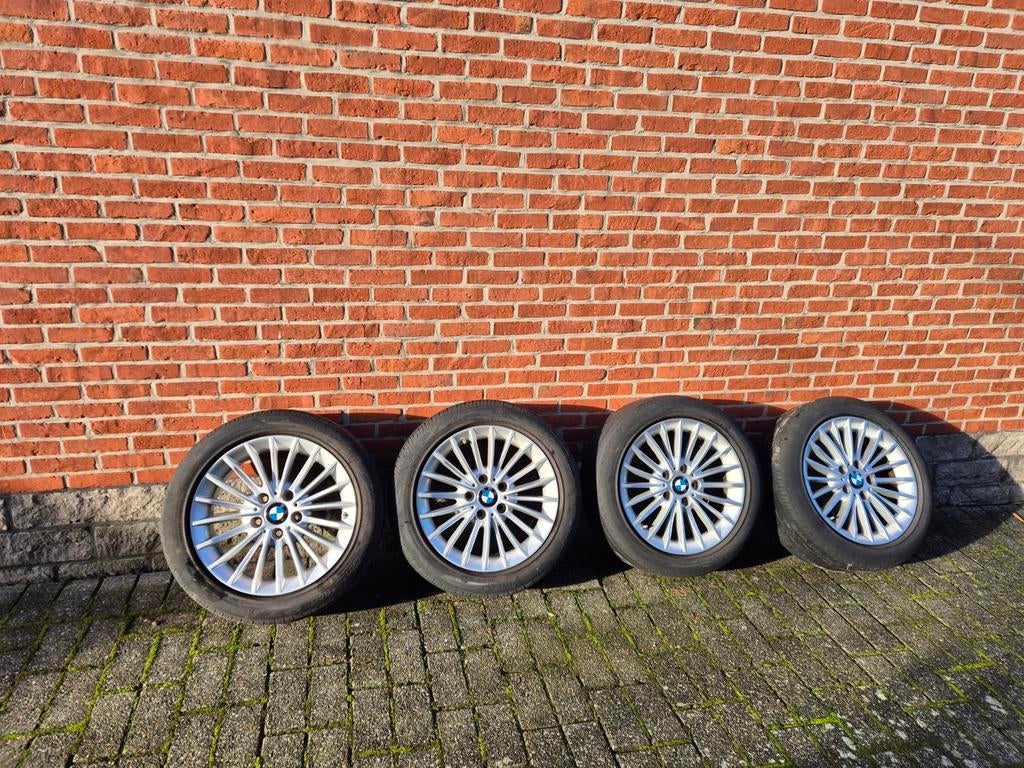 4 jantes BMW 318 d'origine avec Runflat Pirelli R17 225/50, Autos : Pièces & Accessoires, Pneus & Jantes, Véhicule de tourisme