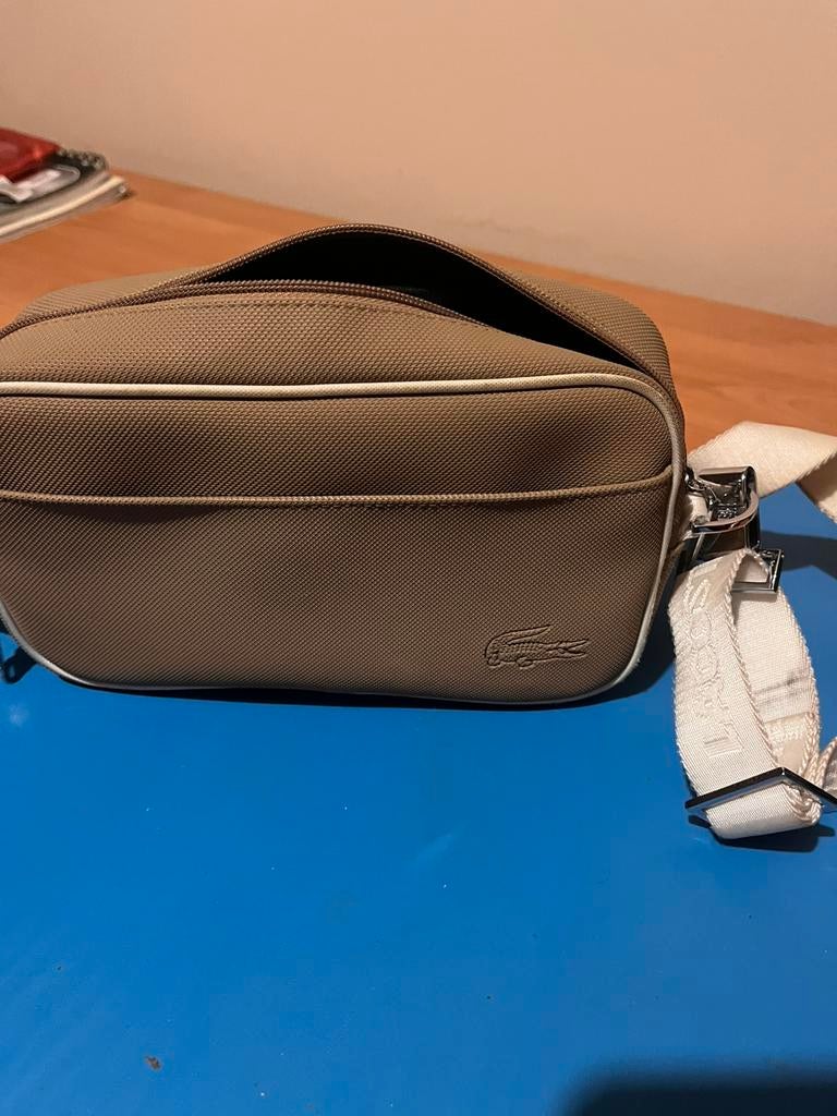 Saccoche Lacoste originale, taille moyenne,, Enlèvement ou Envoi