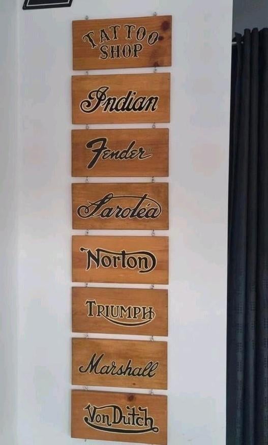 Beschilderd houten decor Uniek stuk, Verzamelen, Merken en Reclamevoorwerpen, Ophalen of Verzenden, Zo goed als nieuw