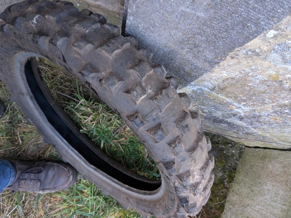 Pneu Moto Cross / Enduro, Motos, Pièces | Toutes-marques, Utilisé, Enlèvement