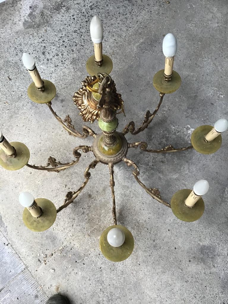 Très joli lustre, Enlèvement, Utilisé