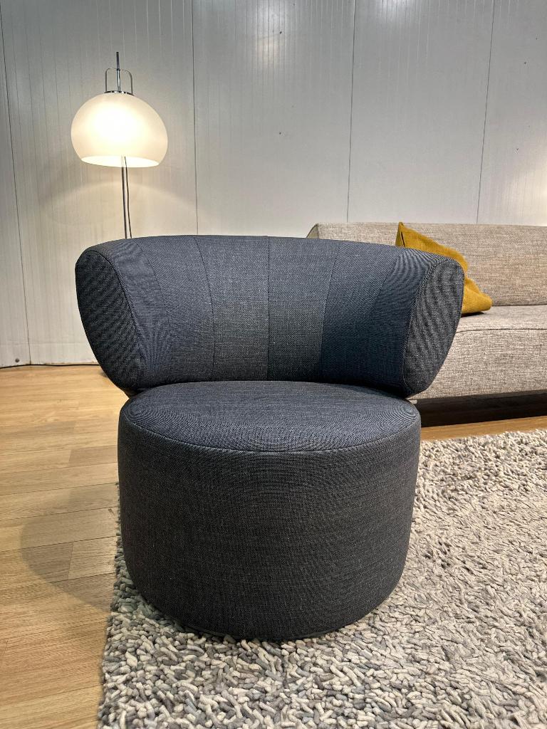 Nieuwstaat Rolf Benz 684 Draaifauteuil Jeansblauw, Zitstoel Design Fauteuil, 75 tot 100 cm, Ophalen of Verzenden, Zo goed als nieuw