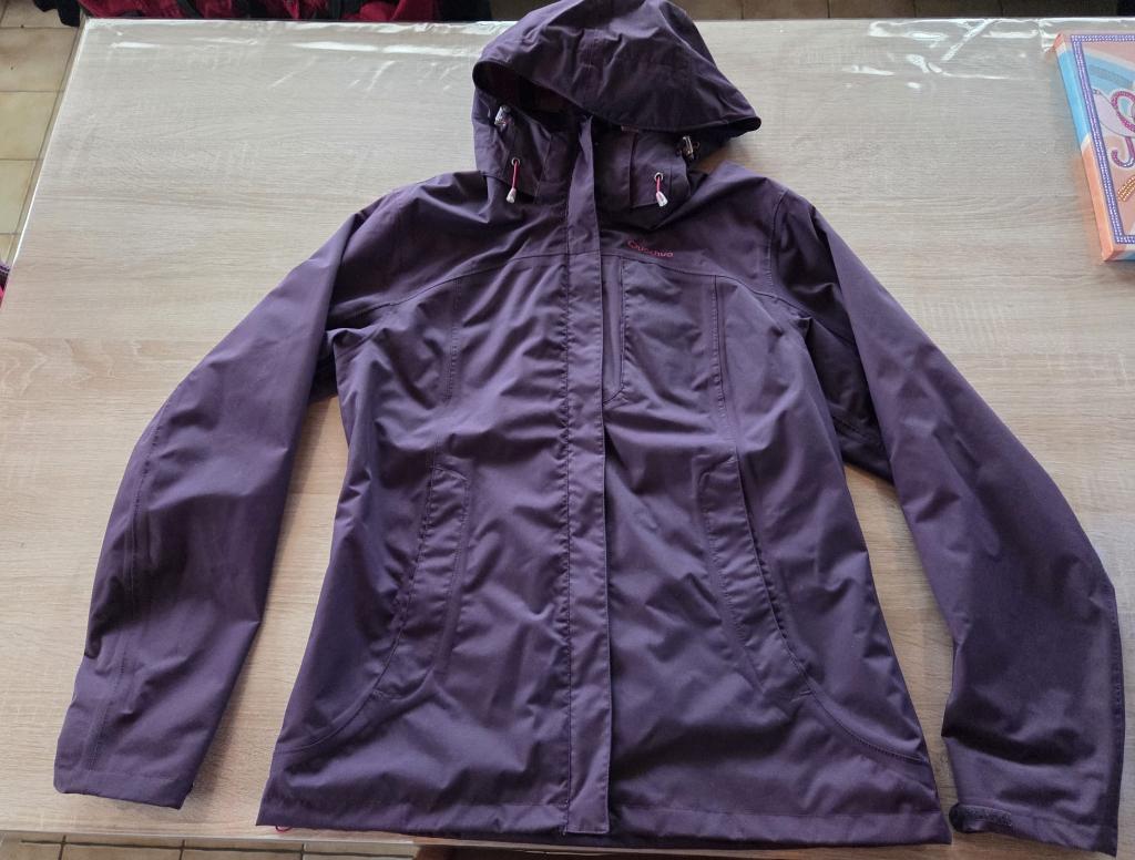 Regenjas  Quechua, Caravans en Kamperen, Regenkleding, Ophalen of Verzenden, Gebruikt, Regenjas, Dames