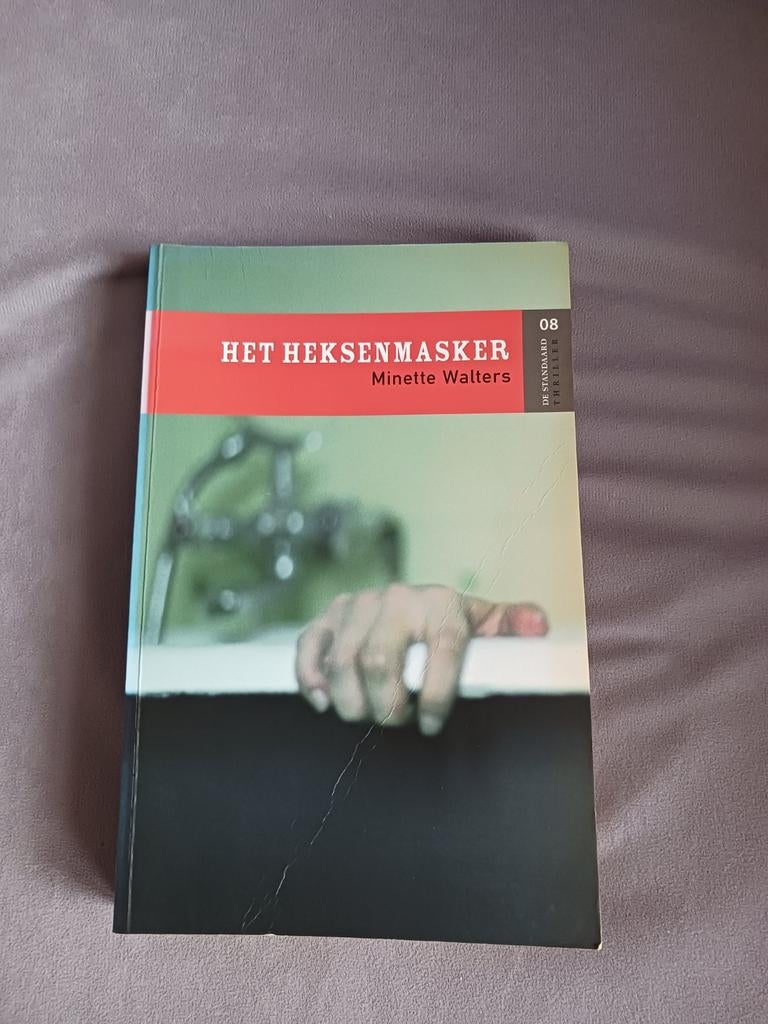Het heksenmasker van Minette Walters, Boeken, Thrillers, Gelezen, Europa overig, Ophalen of Verzenden