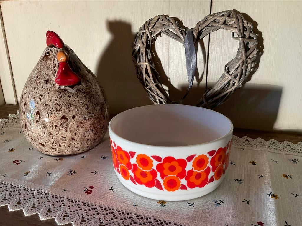 Arcopal Lotus - Rode Slakom Medium, Huis en Inrichting, Keuken | Servies, Ophalen of Verzenden