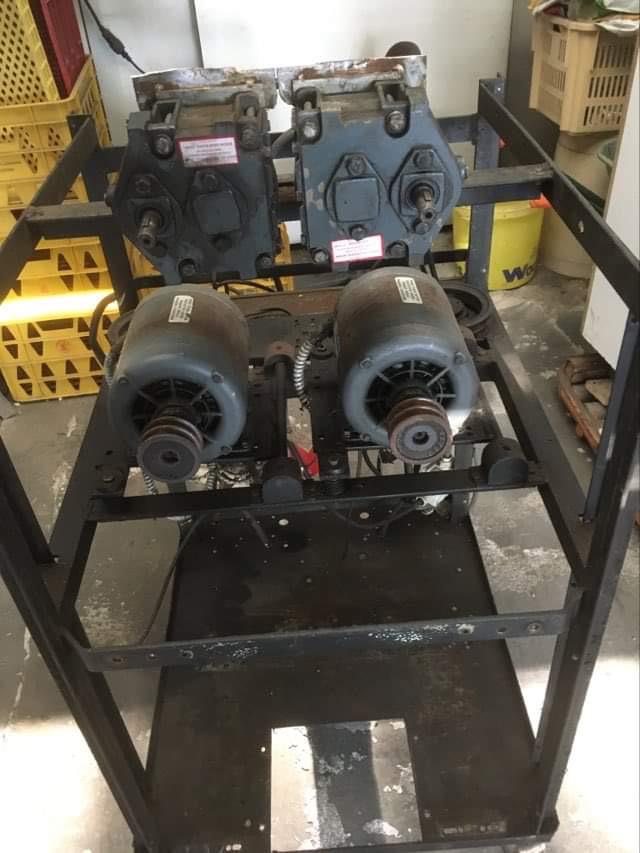 Frame 2 motoren en 2 x differentieel, Verzamelen, Ophalen