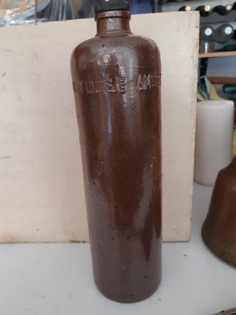 Bouteille en terre cuite, Enlèvement