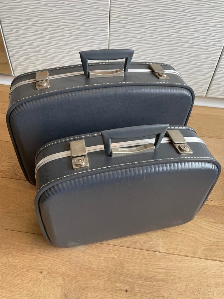 Set de 2 valises vintage grises, Bijoux, Sacs & Beauté, Valises, Enlèvement, Comme neuf