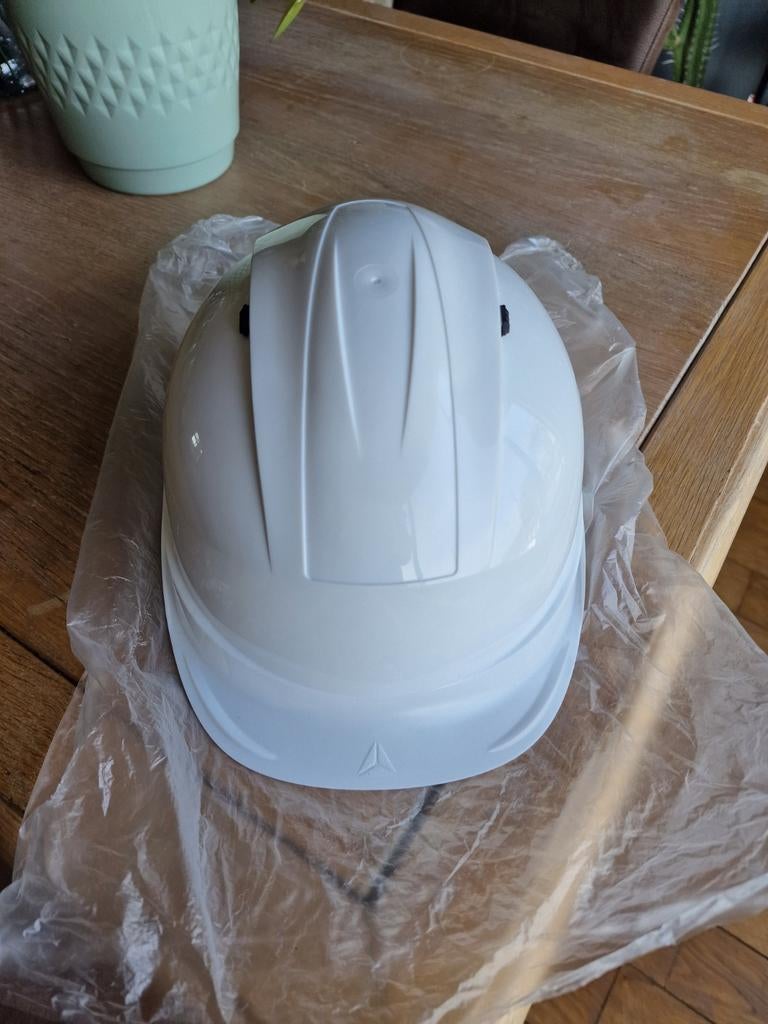 Casque de chantier en état neuf, Enlèvement