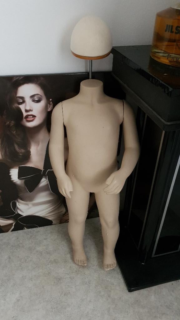 Te Huur gevraagd Grote Schuur voor verkoop Antiek en Curiosa