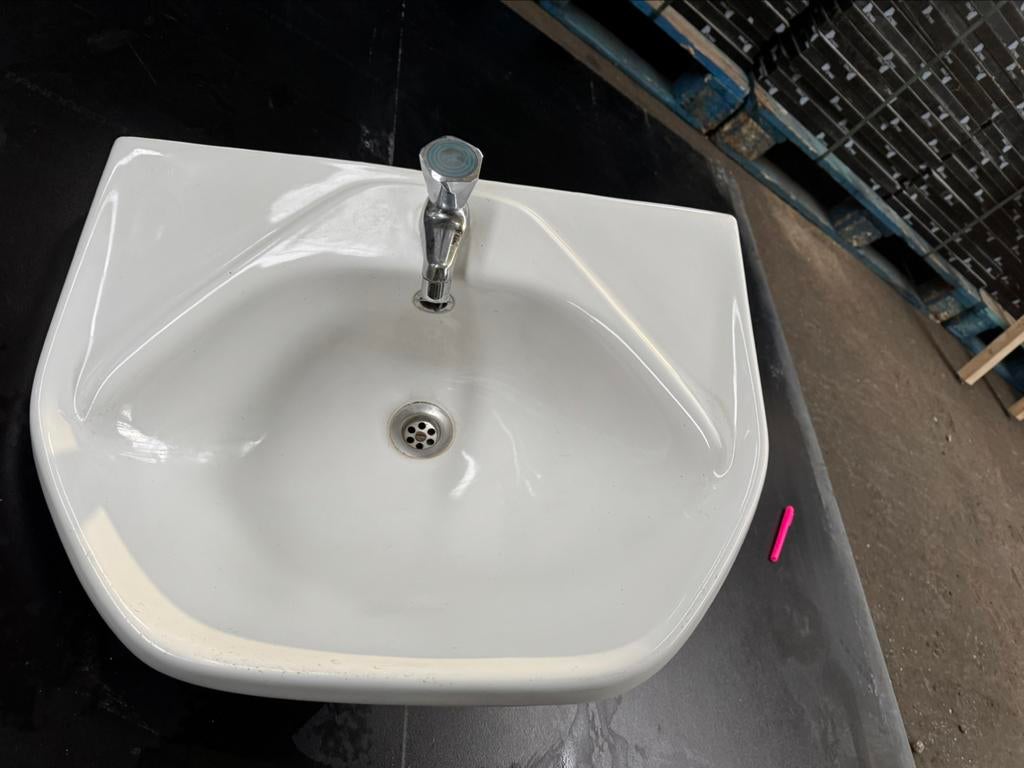 LAVABO MET KRAAN GUSTAVSBERG, Enlèvement