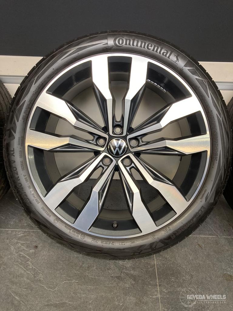 20” originele Volkswagen Tiguan 5NA Suzuka velgen + banden, Auto-onderdelen, Gebruikt, 255 mm, -, -