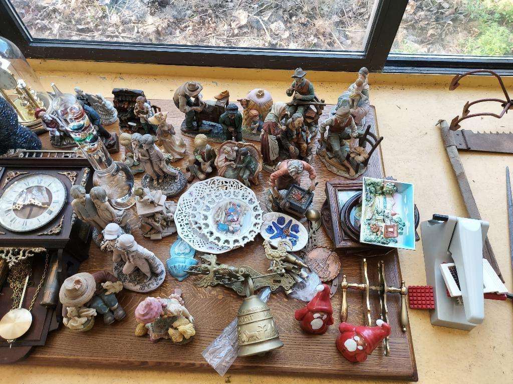 beeldjes - klok - servies - vazen, Verzamelen, Porselein, Kristal en Bestek, Gebruikt, Beeldje(s), Ophalen