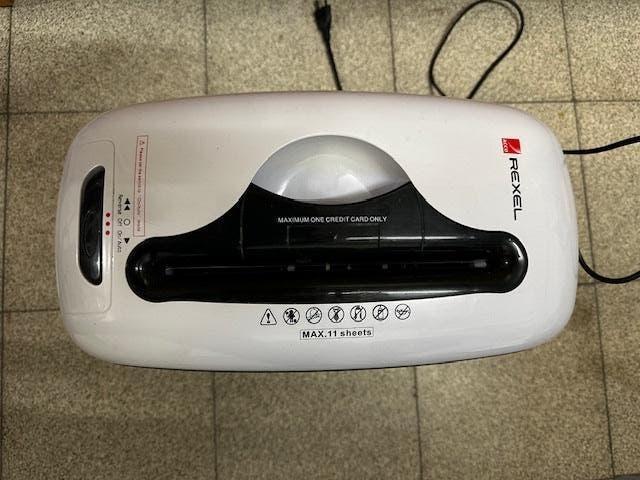 papier vesnipperaar, Ophalen, Zo goed als nieuw