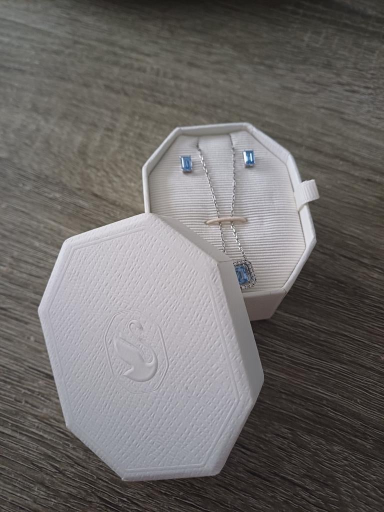 Swarovski set, Ophalen