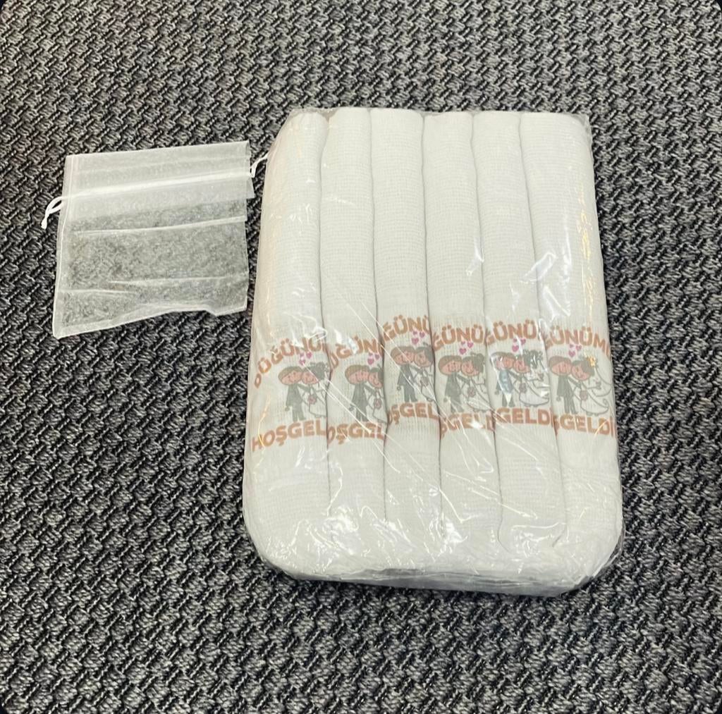 24 essuies avec étui, Kleding | Heren, Trouwkleding en Trouwaccessoires, Ophalen, Nieuw, Wit, Ivoor of Crème, Accessoires