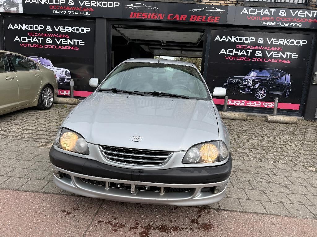 Toyota Avensis 1800 essence Airco  Nouvelle Embrayage, Autos, Achat, Entreprise, Carnet d'entretien, 4 cylindres