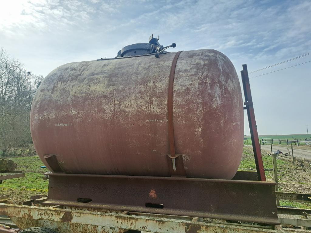 2 Citernes sur chariots, Zakelijke goederen, Landbouw | Veevoer, Ophalen