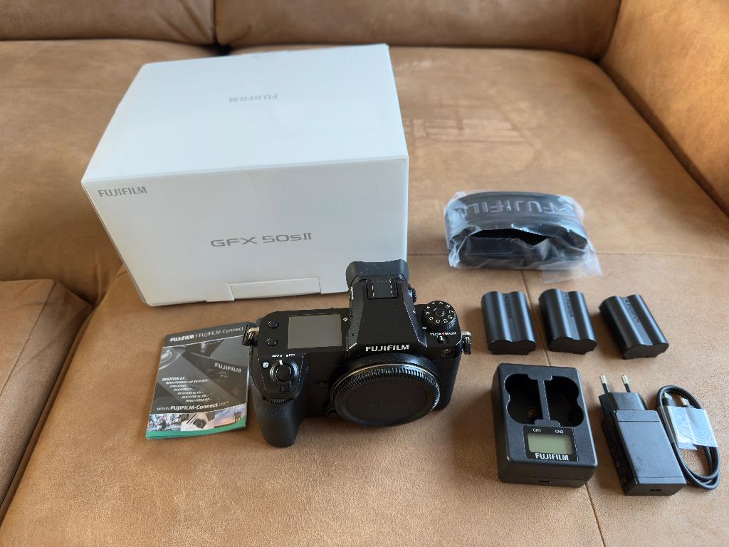 Fujifilm GFX 50S II middenformaatcamera, 3 x batterij, Ophalen