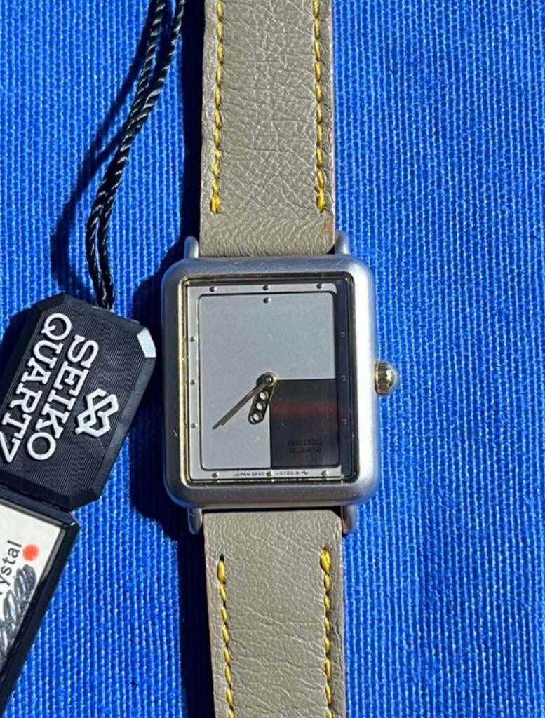 Seiko tank ‘gold corner’ NOS 1986, Bijoux, Sacs & Beauté, Montres | Femmes, Comme neuf, Seiko, Enlèvement ou Envoi