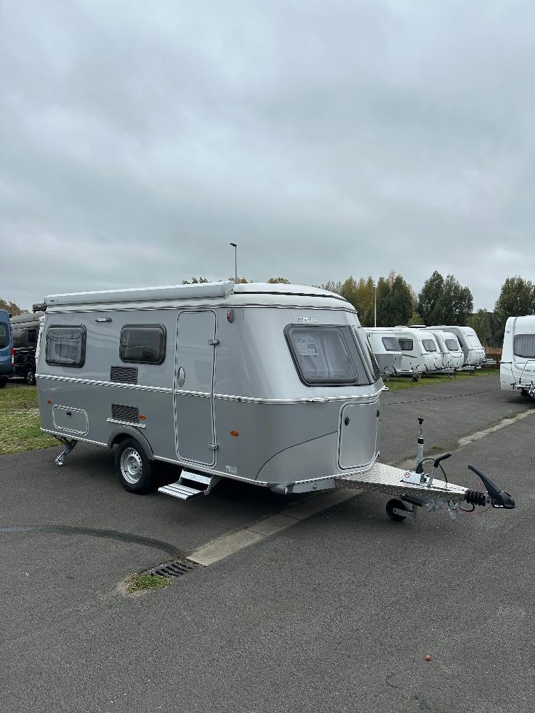 Eriba Hymer Touring 540 avec lits longs, Jusqu'à 4, 6 à 7 mètres, Entreprise, 750 - 1000 kg