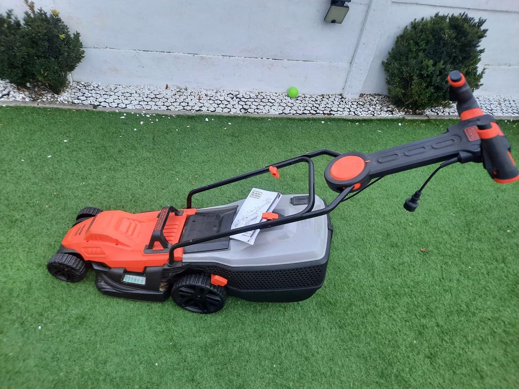 Black+Decker elektrische grasmaaier met opvangbak, Tuin en Terras, Grasmaaiers, Ophalen, Zo goed als nieuw, Elektrische grasmaaier