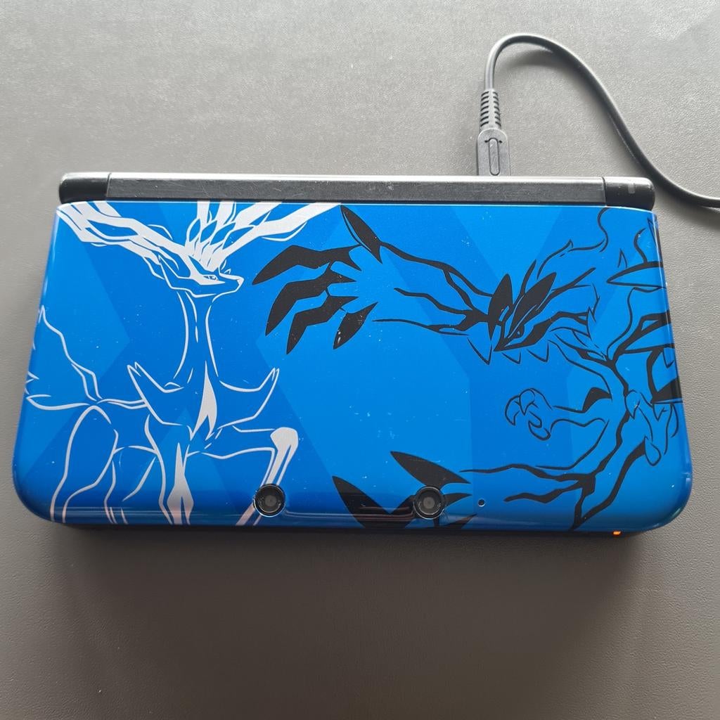 Nintendo 3DS XL Xerneas blue limited edition., Ophalen of Verzenden, Zo goed als nieuw, Blauw, 3DS XL