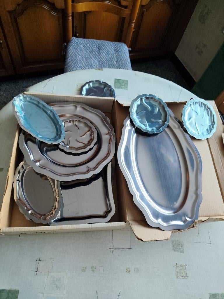 Inox schotels, Ophalen