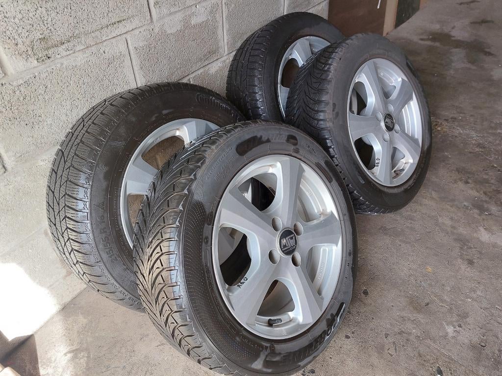 A vendre quatre jantes de 16 "avec pneus 215 X55 R16de quatr, Enlèvement, Pneu(s)
