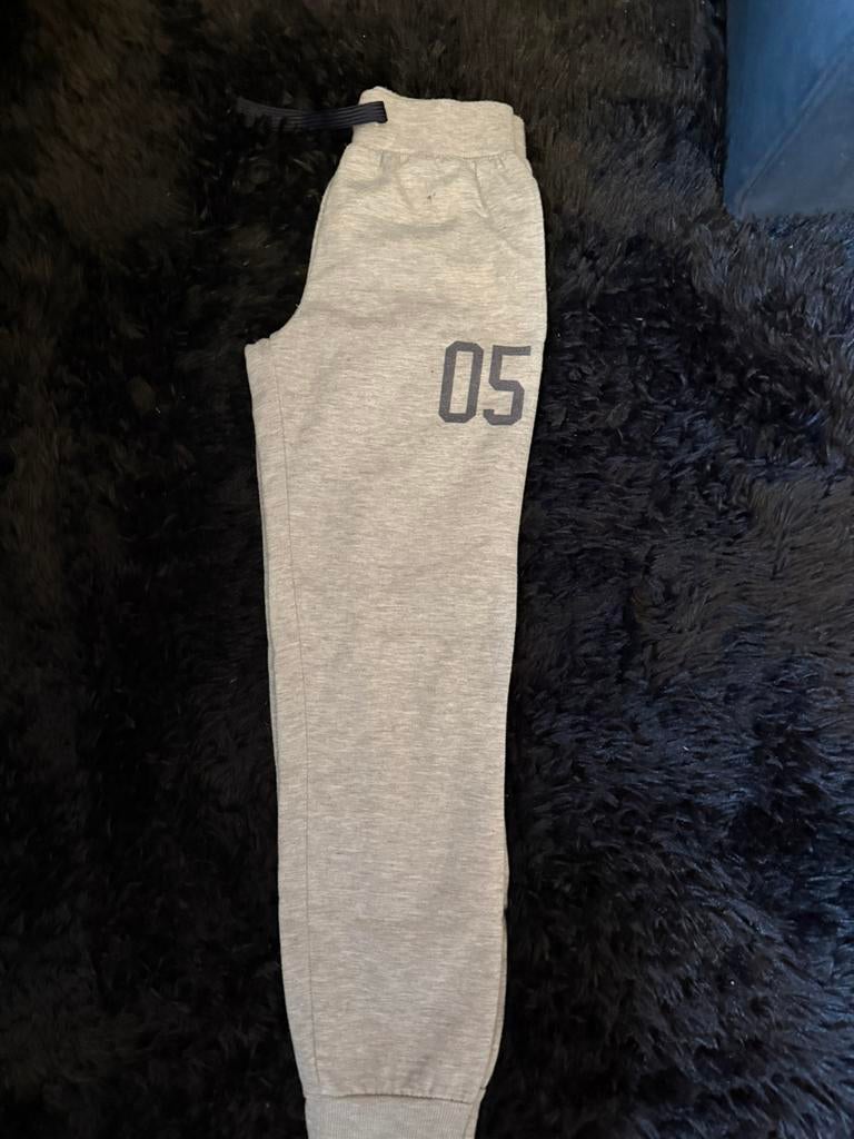 Jogging gris  pour enfant, Kleding | Heren, Overige Herenkleding, Ophalen, Zo goed als nieuw