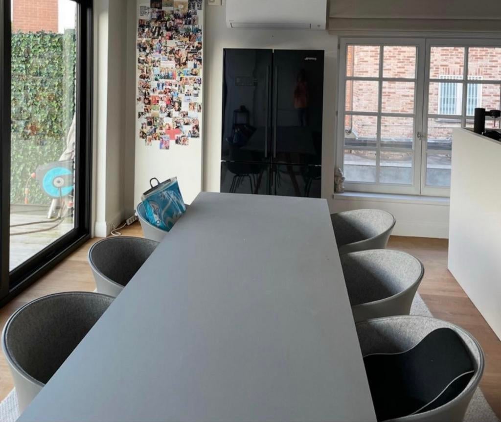 Table Brand HAY, Enlèvement, Comme neuf