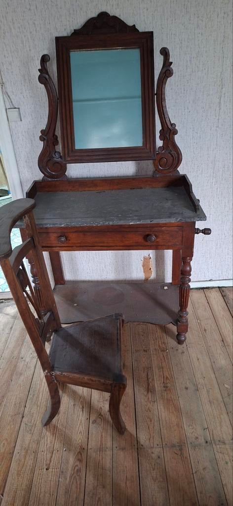 Antieke Make up tafel met stoel, Ophalen