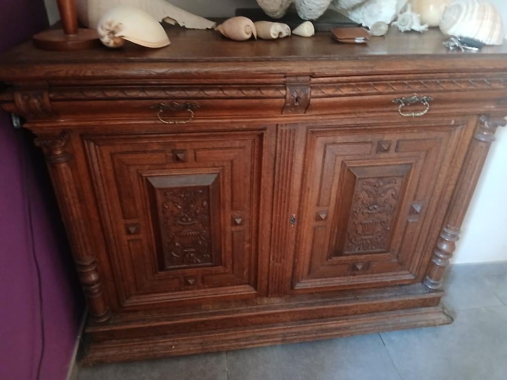 Buffet ancien en chene 2 tiroirs 2 portes planche au milieu, Antiquités & Art, Enlèvement