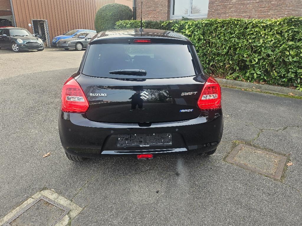 SUZUKI SWIFT AUTOMATIQUE, Auto's, Suzuki, Stof, 4 cilinders, Navigatiesysteem, Bedrijf