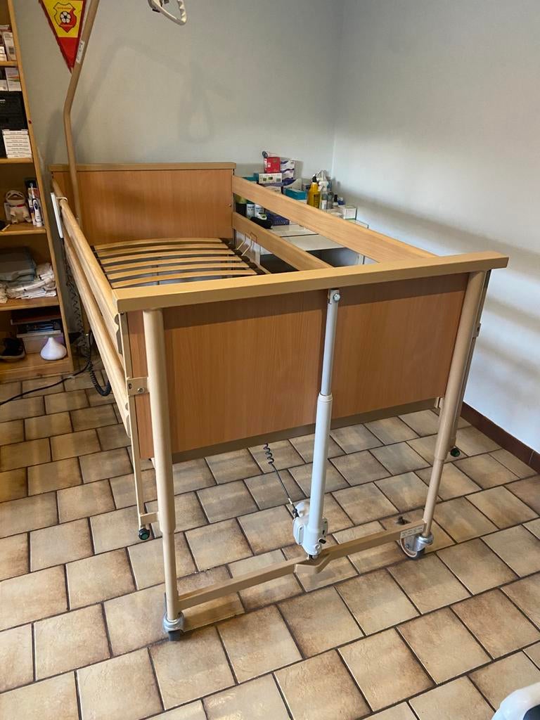 Elektrisch ziekenhuisbed, Diversen, Ophalen, Zo goed als nieuw