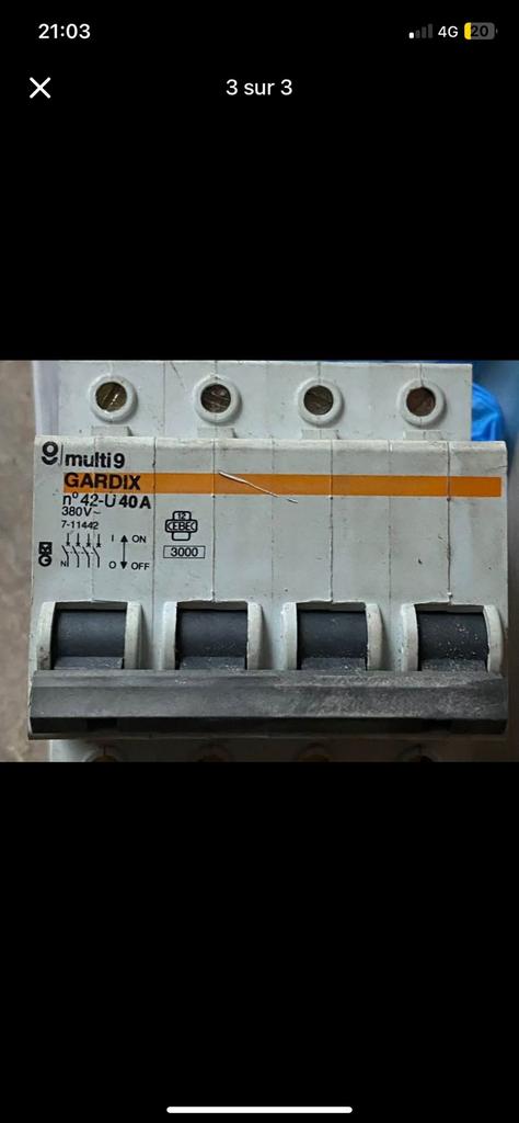 Multi 9 GARDIX n42-U 40A, tétrapolaire, Bricolage & Construction, Électricité & Câbles, Enlèvement