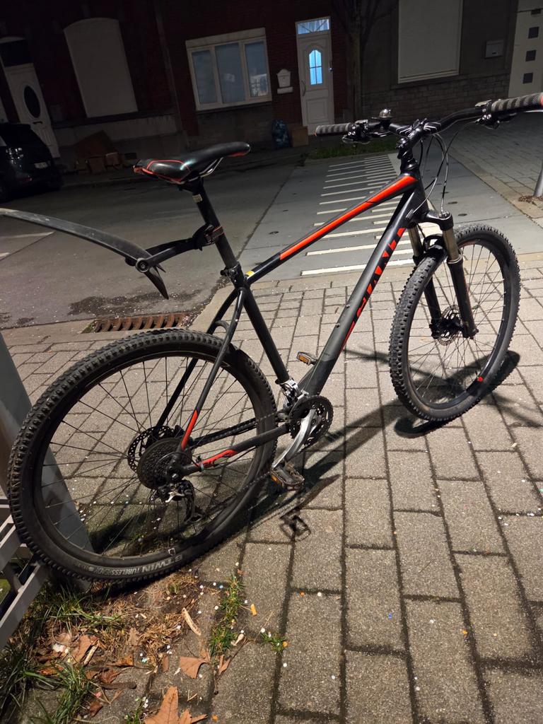 VTT géant taille xl 29 pouces, Vélos & Vélomoteurs, Enlèvement, Comme neuf