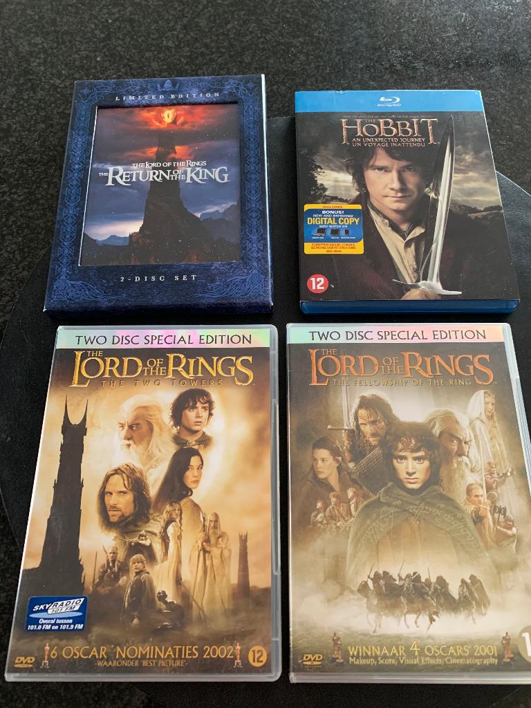 3 DVD Le Seigneur des Anneaux + 1 Blu-ray Le Hobbit, Collections, Lord of the Rings, Comme neuf, Autres types, Enlèvement ou Envoi