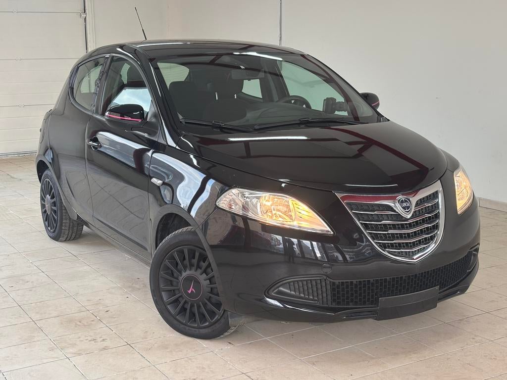 Lancia ypsilon 1.2i jaar 2013 37141km * 12 maanden garantie*, Auto's, Voorwielaandrijving, Euro 5, Stof, 4 cilinders