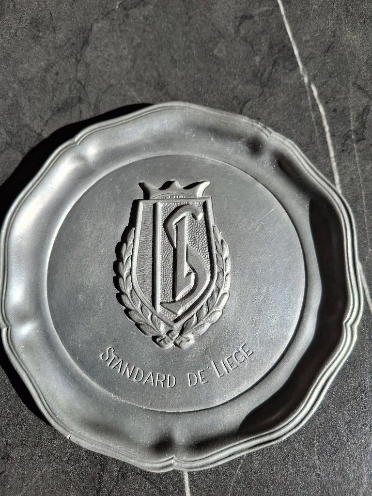 Assiette en étain du Standard de Liège, Collections, Enlèvement ou Envoi, Comme neuf, Autres types