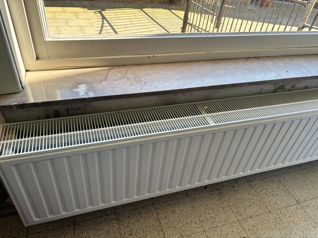 Radiator 225 x 40 x 16 cm, Doe-het-zelf en Bouw, Ophalen, Radiator