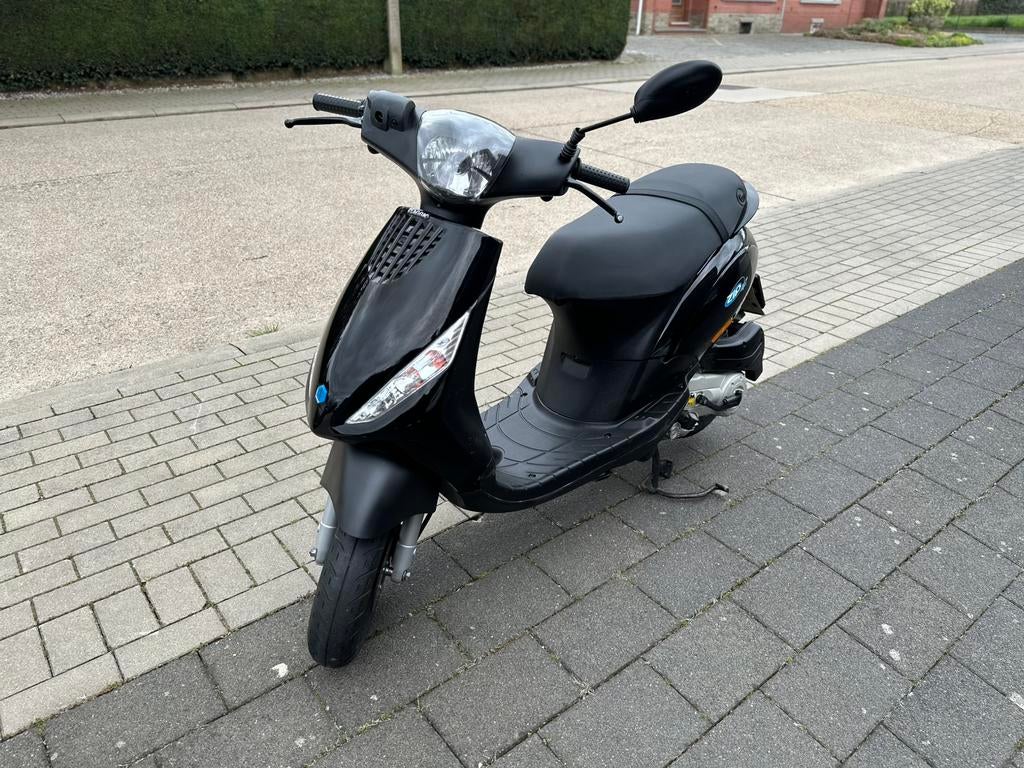 PIAGGIO ZIP 4T (Klasse B), Fietsen en Brommers, Scooters | Piaggio, Ophalen, Zip, Benzine, 50 cc
