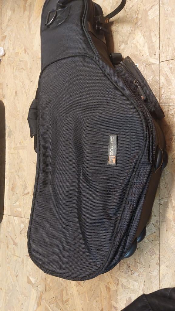 Draagtas en koffers voor alt en tenor saxofoon, Muziek en Instrumenten, Behuizingen en Koffers, Ophalen of Verzenden, Saxofoon