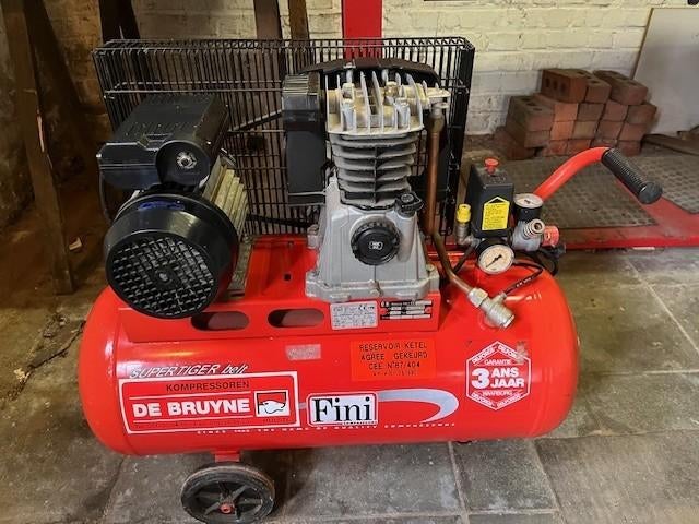 compresseur d'air, Bricolage & Construction, Compresseurs, Enlèvement, Utilisé, 6 à 10 bars, 25 à 100 litres