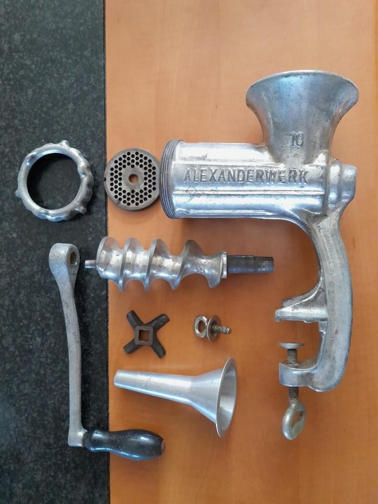 Oude vleesmolen Alexanderwerk 10 nog niet gebruikt, Tuin en Terras, Buitenkranen, Ophalen